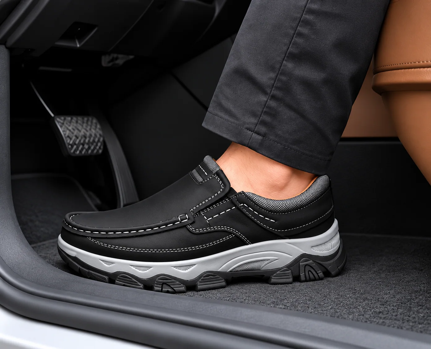 Chaussures noires sans lacets portées