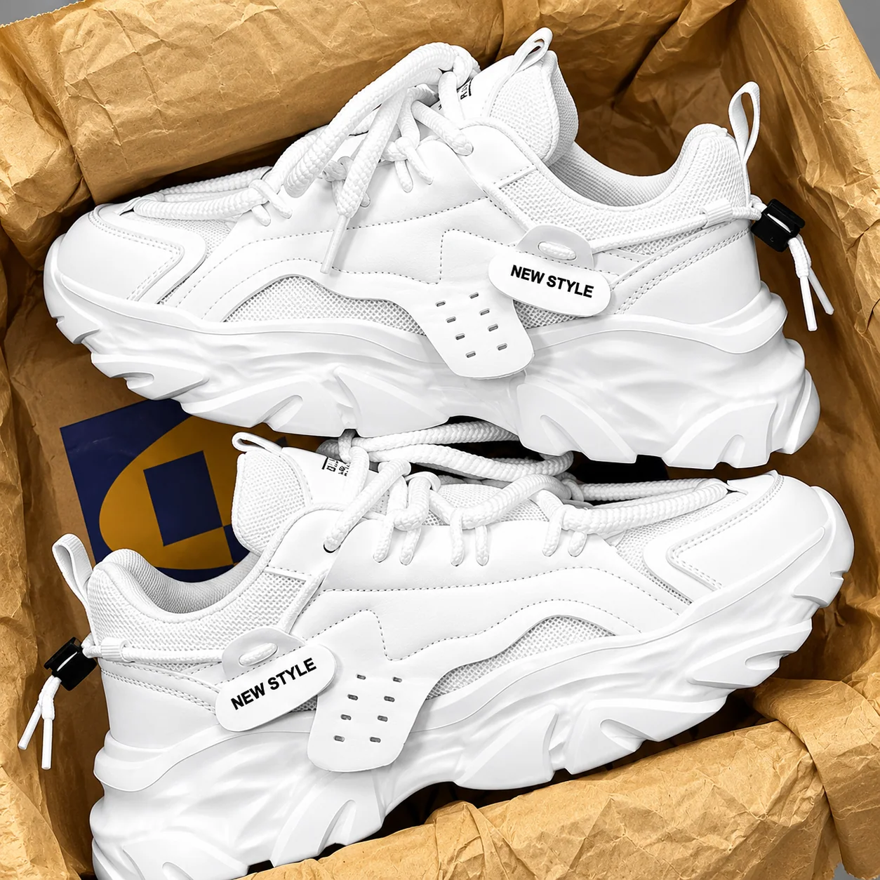 Paire de sneakers New Style blanches